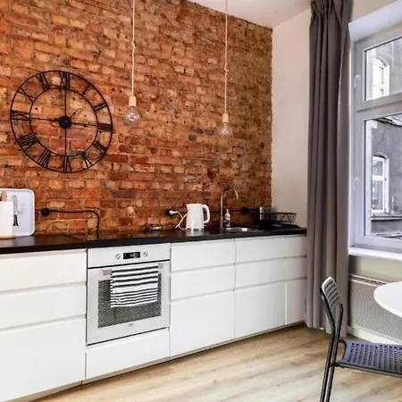 Center Lakowa 아파트